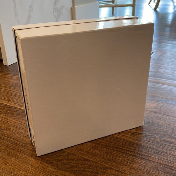 Moncler white shoe box - Picture 8 of 13